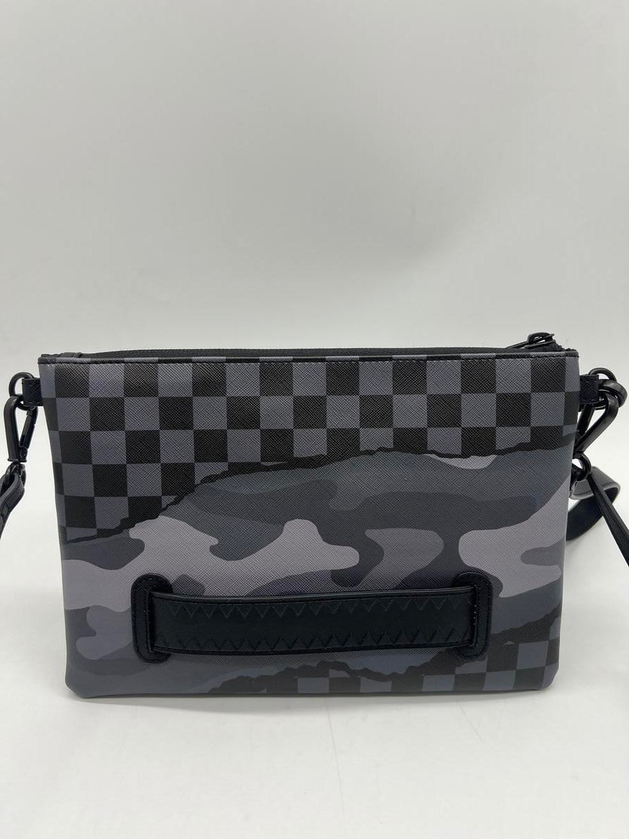 SPRAYGROUND 3AM TEAR IT UP CROSSOVER CLUTCH W/ SHOUDLER STRAP B6582