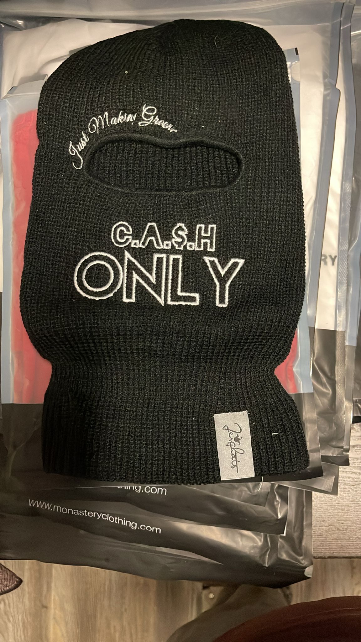 CASH ONLY BALACLAVA 100035 BLACK AND RED